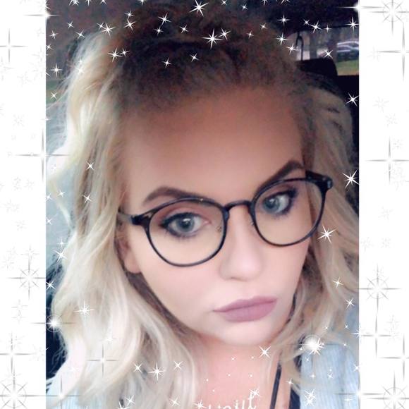 Meet your Posher, Casey - Picture 1 of 1